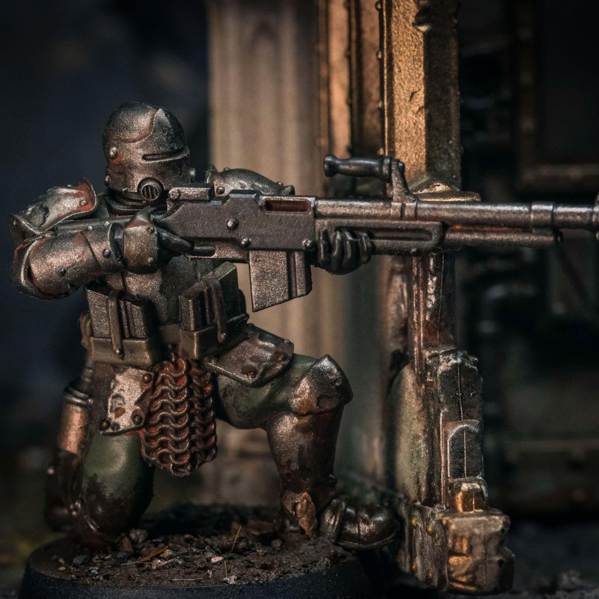 Heavy Gunner - NMM bronze, oil washes, battle damage